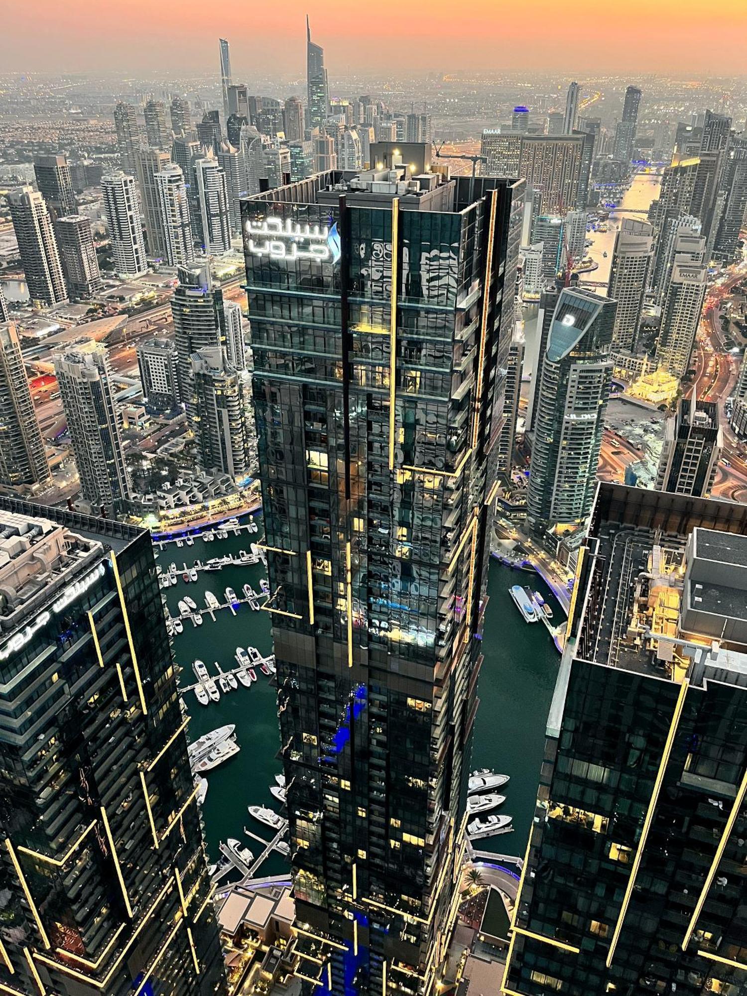 Torch 77 - By Saffron House Hostel Dubai Exterior photo